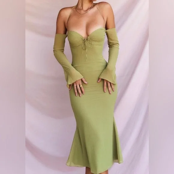 Robe BEBE Col Haltère (halter Neck) Taille M - Neuve Avec étiquettes (NWT)